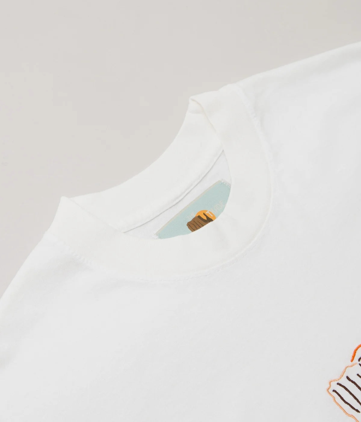 SANTASSÉ "EMBROID T-SHIRT(WHITE)"